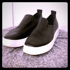 Brand new VINCE platform leather sneaks. Worn once
